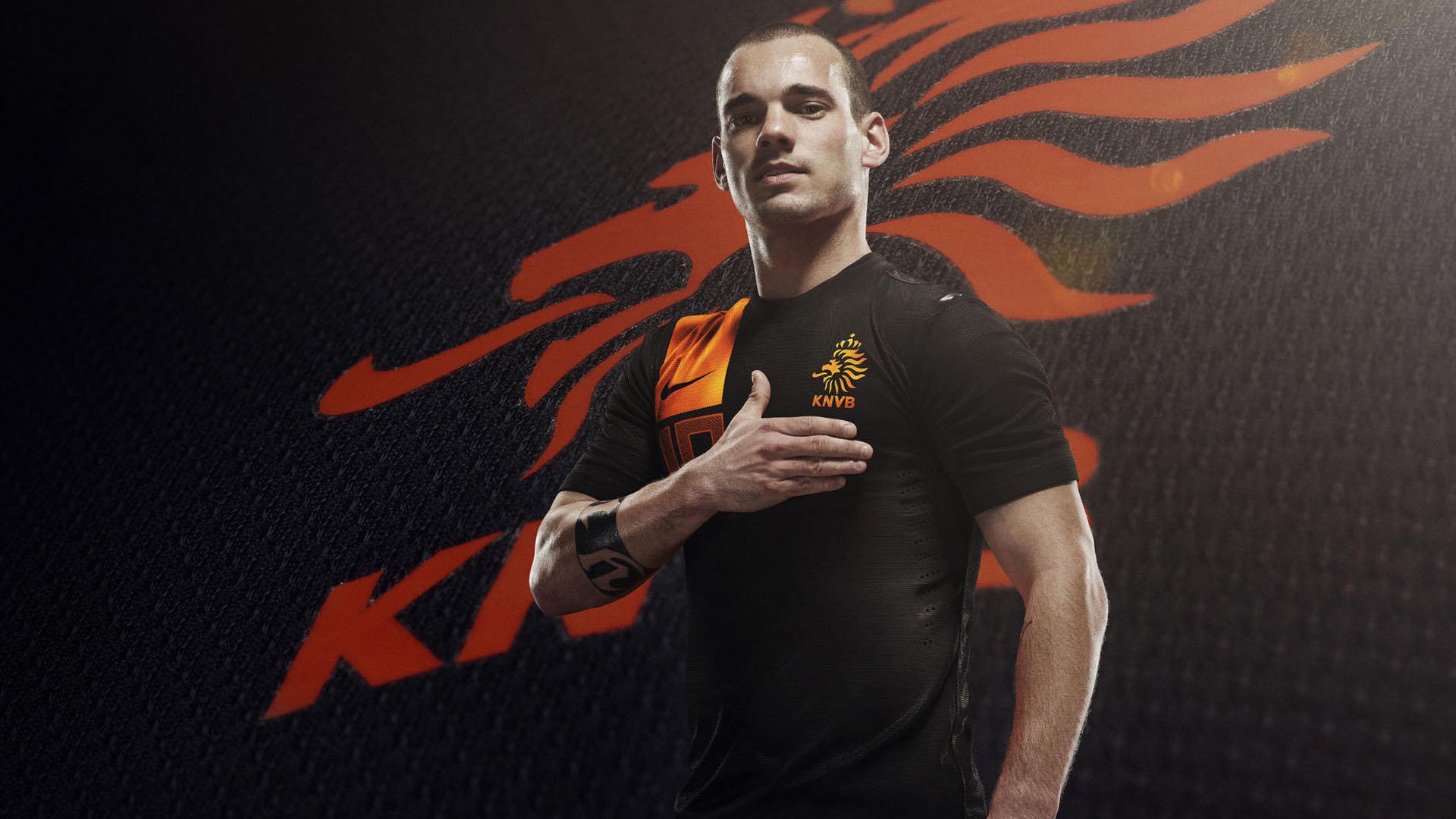 开云品牌-在2021年季后赛第二轮，库里爆发36分，投中7个三分，带领勇士晋级！